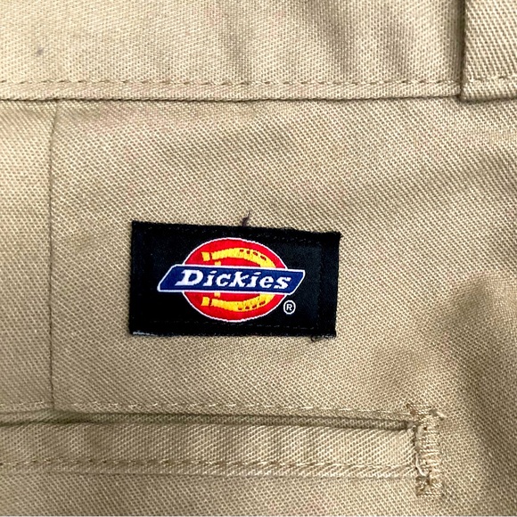 🔥DICKIES🔥REGULAR FIT khaki PANTS with cell phone pocket sz38x30🌟GUC🌟 - Picture 1 of 8